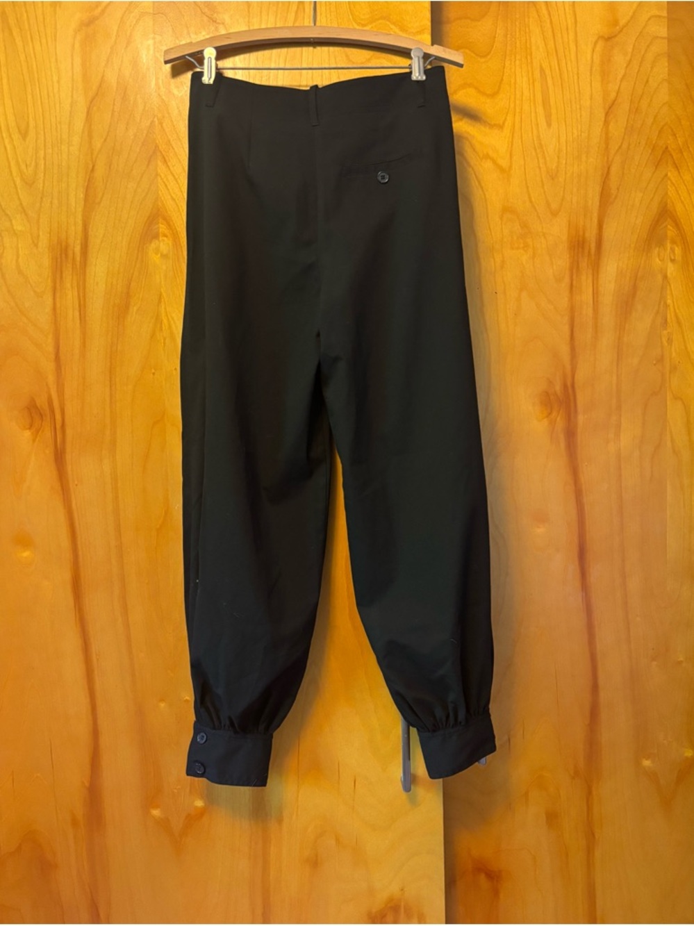 H&M Black Balloon Legs Pants with Button-Cuff Bottoms - Picture 5 of 9